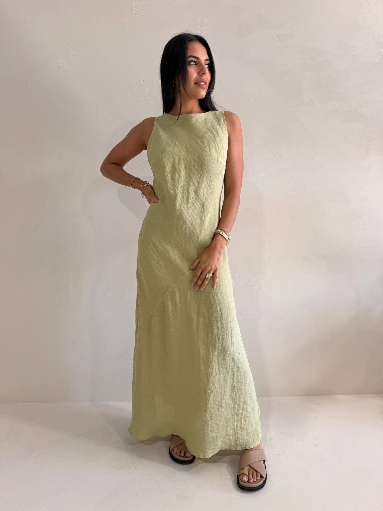 DRESS